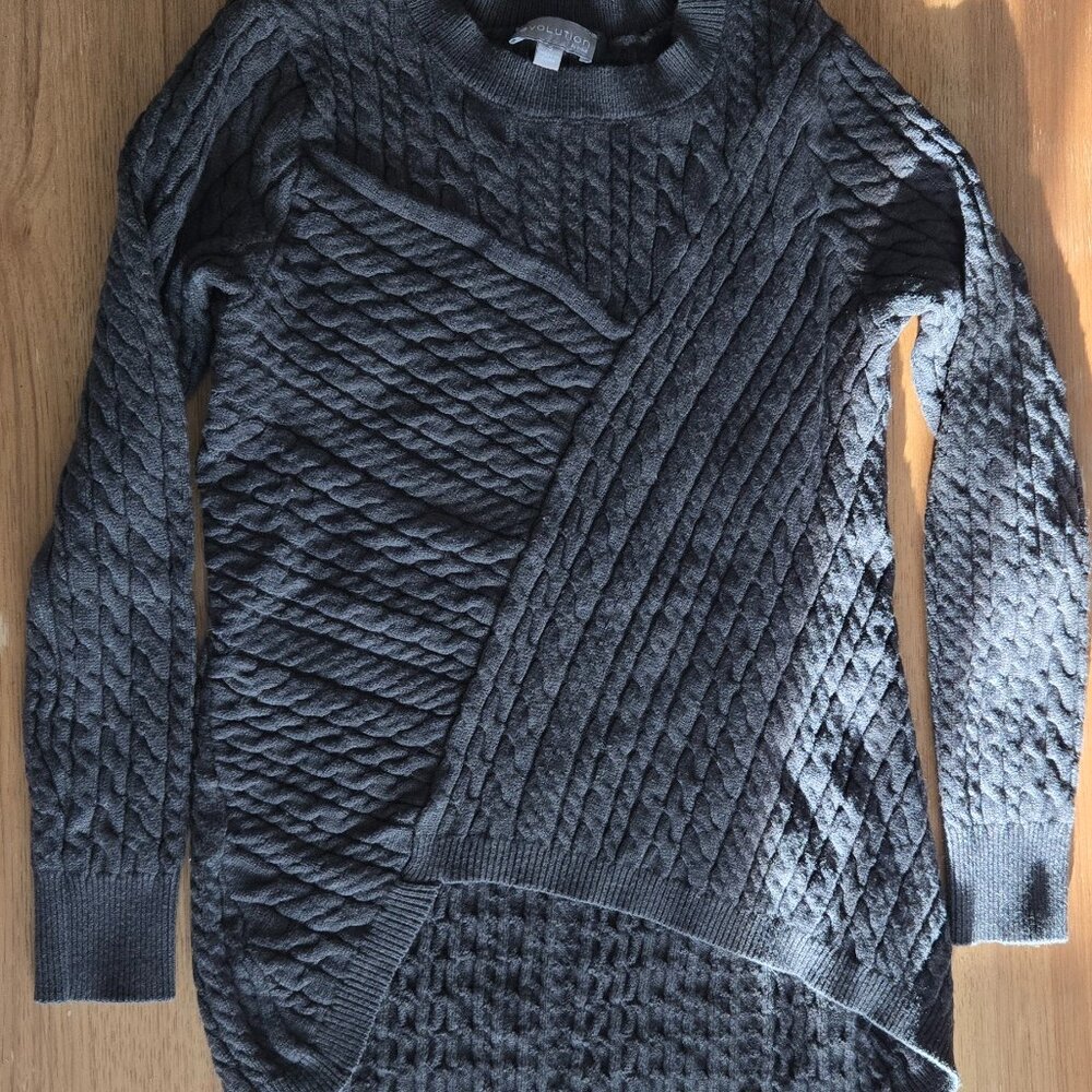 Evolution by Cyrus Textured Sweater | Size S | Asymmetrical Hem Olive Gray